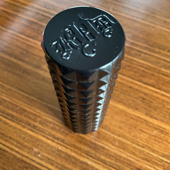 KVD Studded Kiss in Poe - Picture 4 of 4